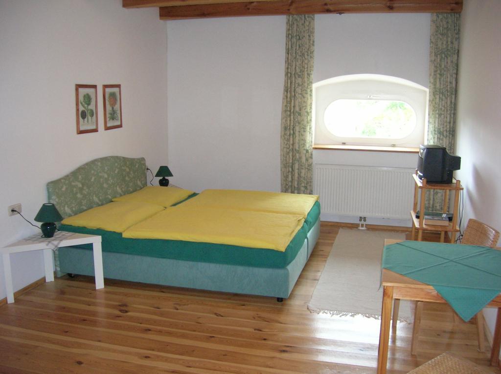 Schlossbrauerei Weinberg - Erste Ooe. Gasthausbrauerei Kefermarkt Chambre photo